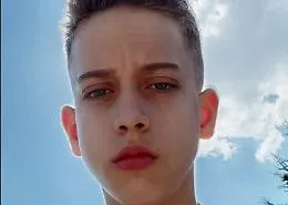 Albugnano in lutto per la morte di Mark, lo studente investito mentre andava a scuola