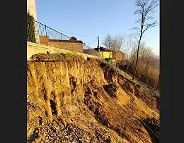 Primi lavori alla grande frana sotto il castello e riaperta l'acqua