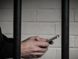 Ispettore aggredito al volto da un detenuto del carcere di Asti