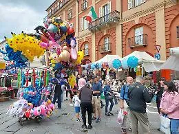Appuntamento domani con la Fiera Carolingia: quasi 600 banchi, cibo di strada e modifiche ai trasporti