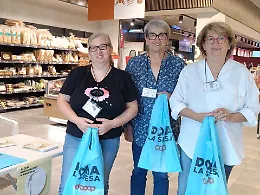 La solidariet&agrave; alla Coop riempie 62 scatoloni: l'altruismo di "Dona la Spesa"