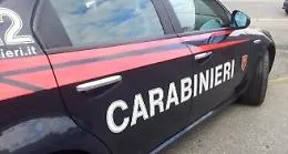Uomo accoltellato al collo e alla gamba in Praia