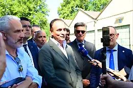 Il presidente della Regione Cirio visita il centro accoglienza di Castello di Annone e tranquillizza: &laquo;Non cambia nulla in termini di occupazione o di posti&raquo; [VIDEO]