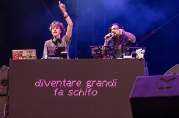 AstiMusica, l'energia degli anni Novanta e Duemila ha contagiato la piazza tra canzoni e sigle dei cartoni animati [FOTO E VIDEO]