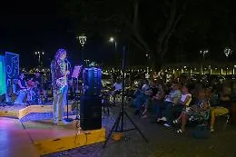 Domenica sera in piazza Alfieri "Storie di Davis azzurre": dalla maglia rossa di Santiago al trionfo di Malaga