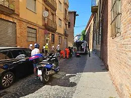 Ricoverato al pronto soccorso dopo la caduta dal balcone, i carabinieri indagano in via Giobert