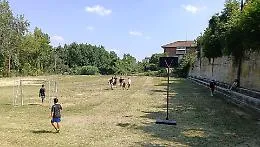 Portacomaro restituisce ai giovani il suo campo sportivo. Don Luigino: &laquo;Non dobbiamo essere amministratori di paure, ma imprenditori di sogni&raquo;
