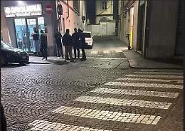 Via Cavour: notti di urla, rissa e bivacchi