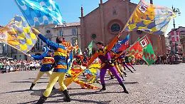 La giornata pi&ugrave; attesa dell'anno si apre con la benedizione dei cavalli e l'esibizione del gruppo A.S.T.A. [Foto e Video]