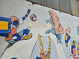 A tre mesi dal ripristino, il murale di via del Bosco &egrave; stato di nuovo vandalizzato coprendo le scritte Uguaglianza e Tolleranza
