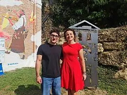 Dall'acciaio al murales pop: Moncalvo trasforma la porta della citt&agrave; in un omaggio a Guglielmo Caccia 