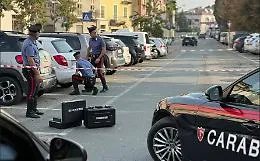 L'uomo che ha sparato la raffica di colpi in centro a Nizza resta in carcere