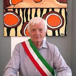Cortandone d&agrave; l'addio al suo storico sindaco