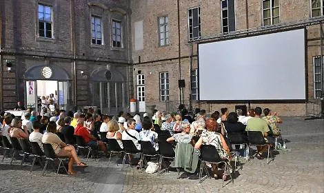 Avviata ieri nel cortile di Palazzo Ottolenghi la rassegna "Cinema Cinema"