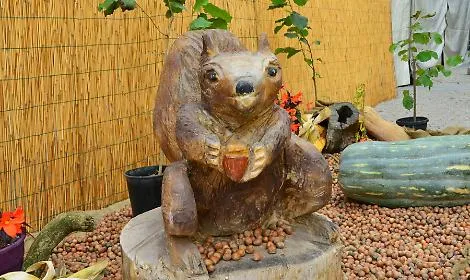 A Castellero la 44&ordf; "Citt&agrave; della nocciola" fino a domenica, fiera di macchine agricole, degustazioni e raduno di Vespa