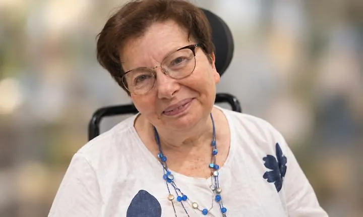 Attesa per i funerali di "maestra Franca"